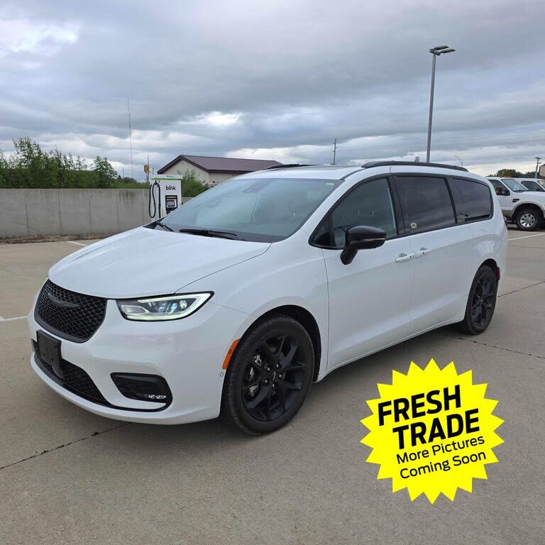 2024 CHRYSLER Pacifica