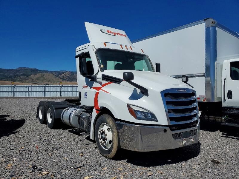 2023 FREIGHTLINER Cascadia