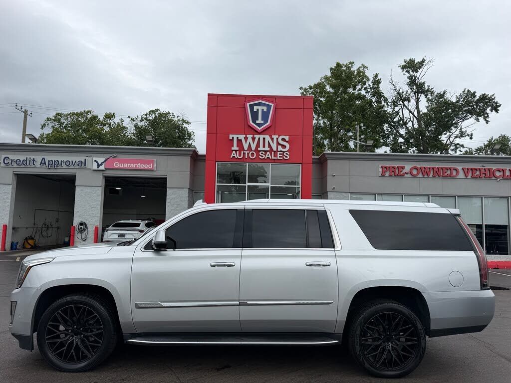 2018 CADILLAC Escalade ESV