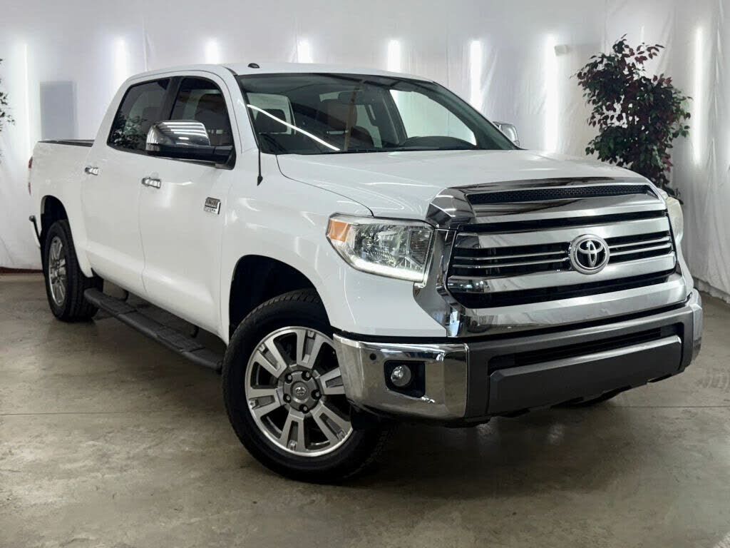 2017 TOYOTA Tundra
