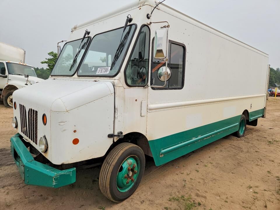 2015 FREIGHTLINER MT 45G Front Gasoline Engine Walk in Van Chassis
