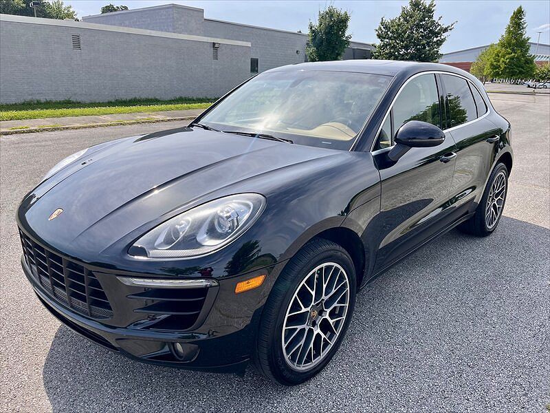 2016 PORSCHE Macan