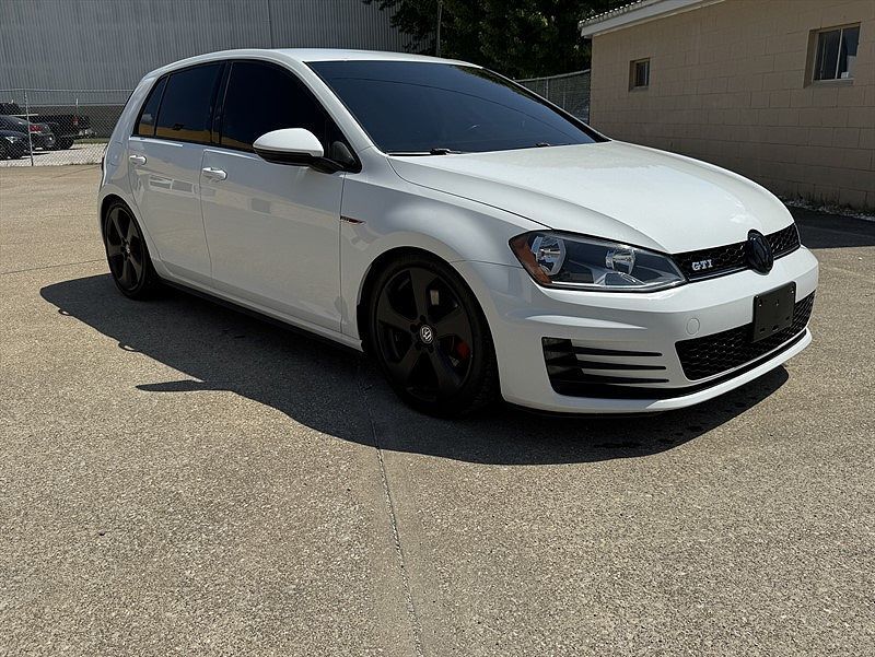 2016 VOLKSWAGEN Golf GTI