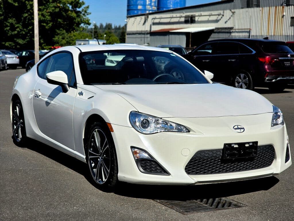 2013 TOYOTA Scion
