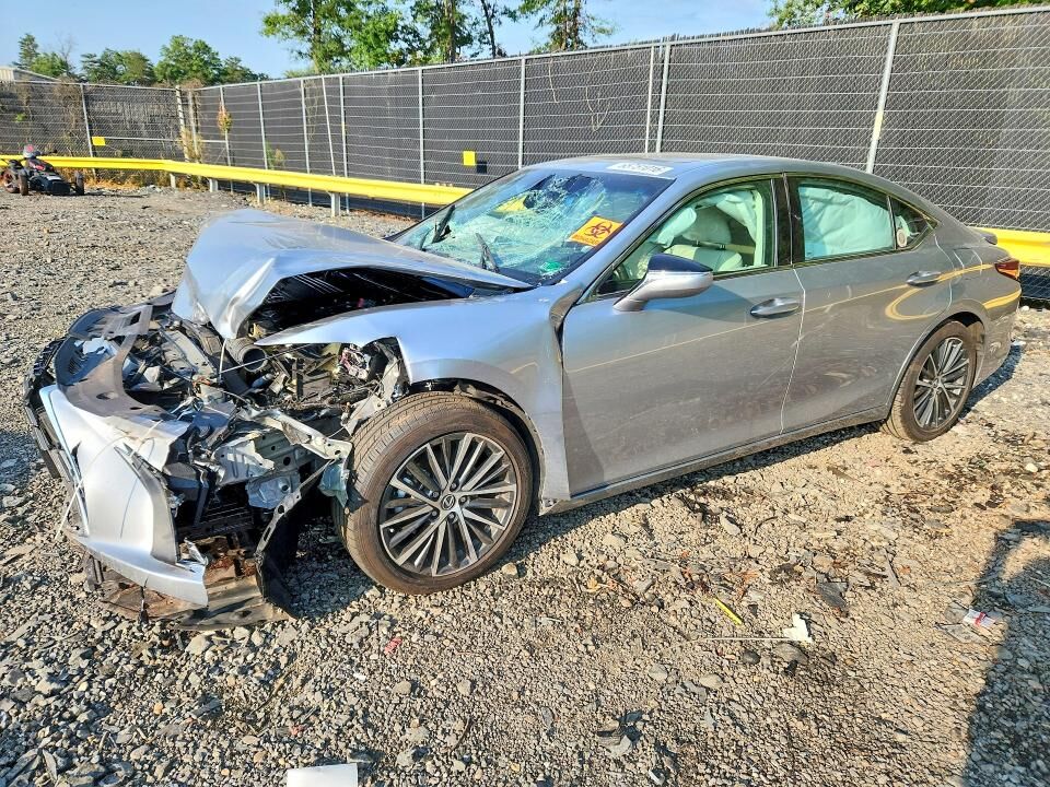2024 LEXUS ES