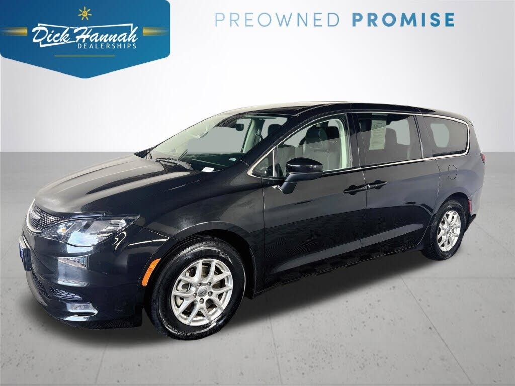 2023 CHRYSLER Voyager