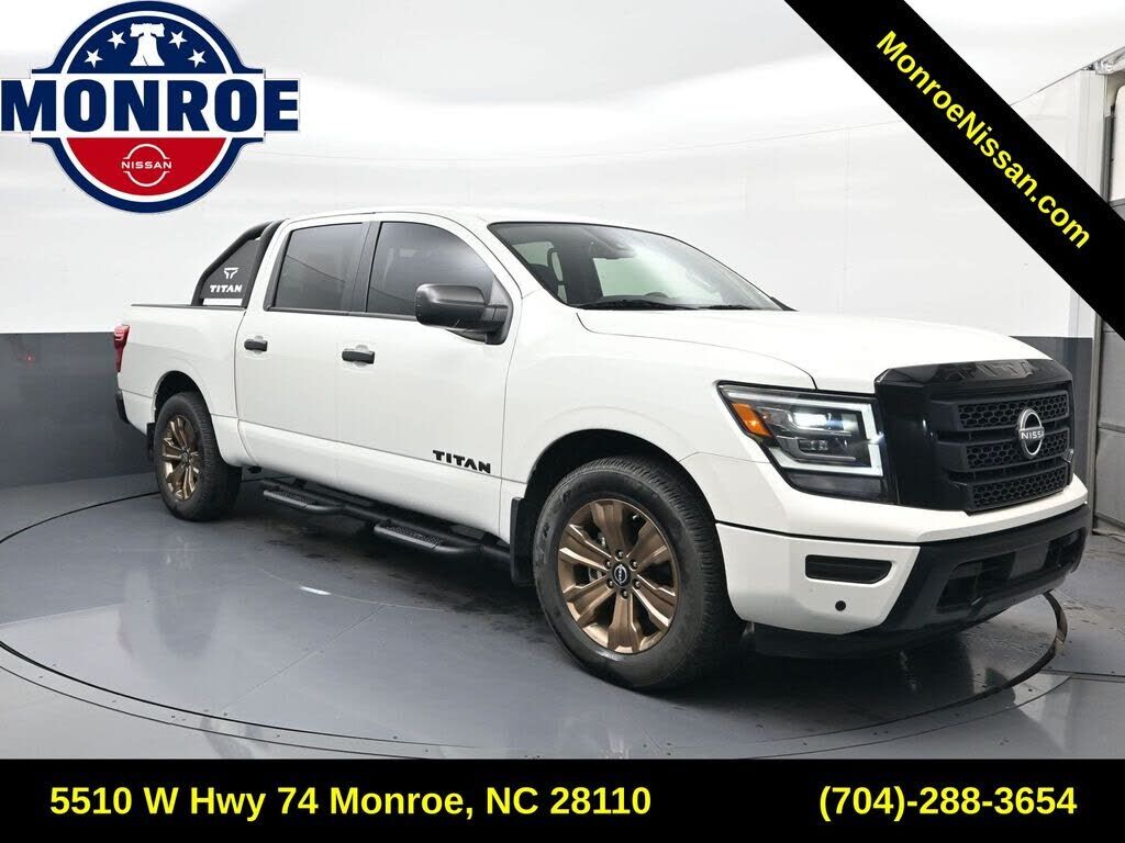 2024 NISSAN Titan