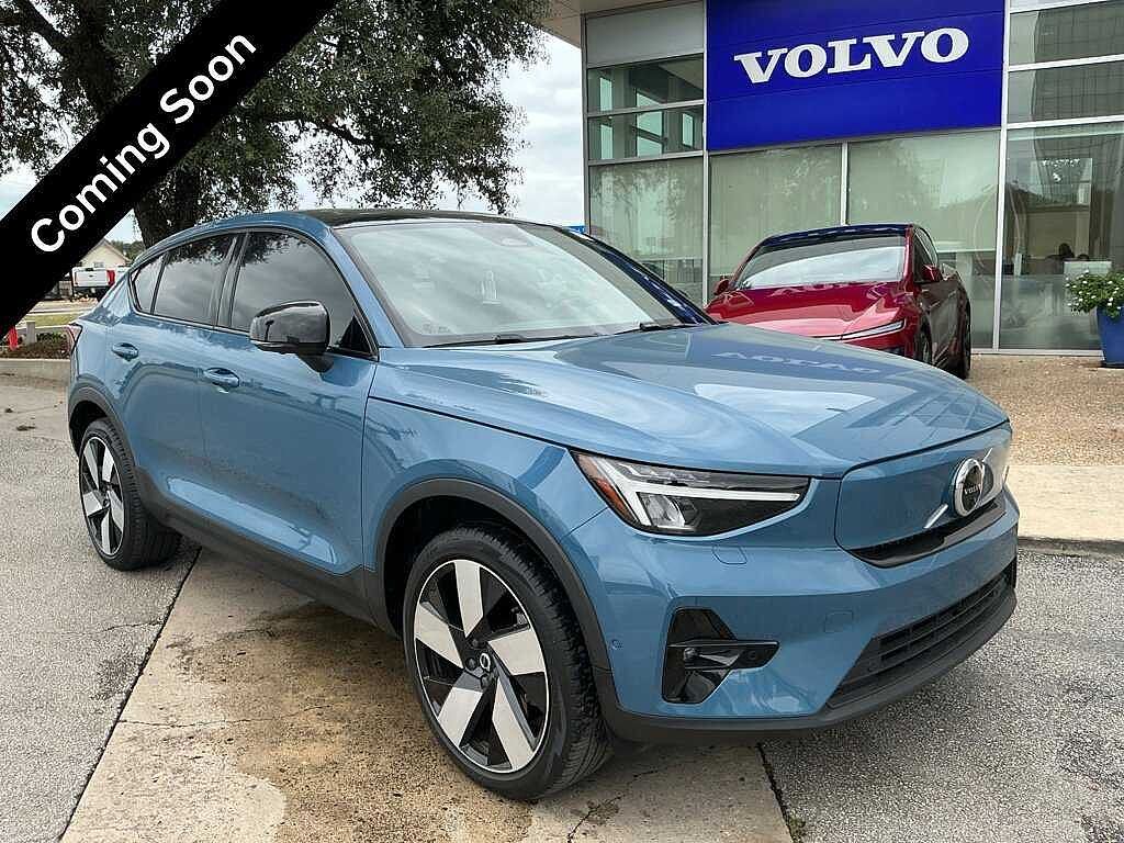 2023 VOLVO C40