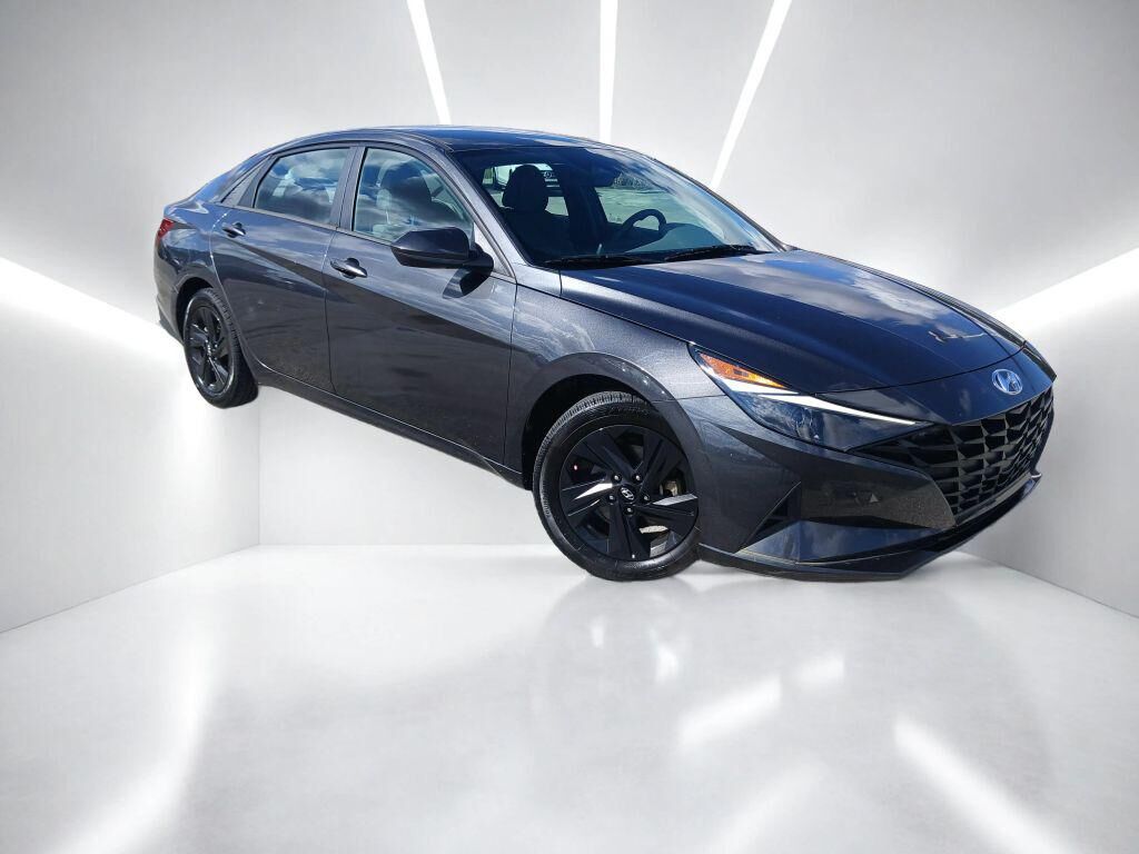 2023 HYUNDAI Elantra