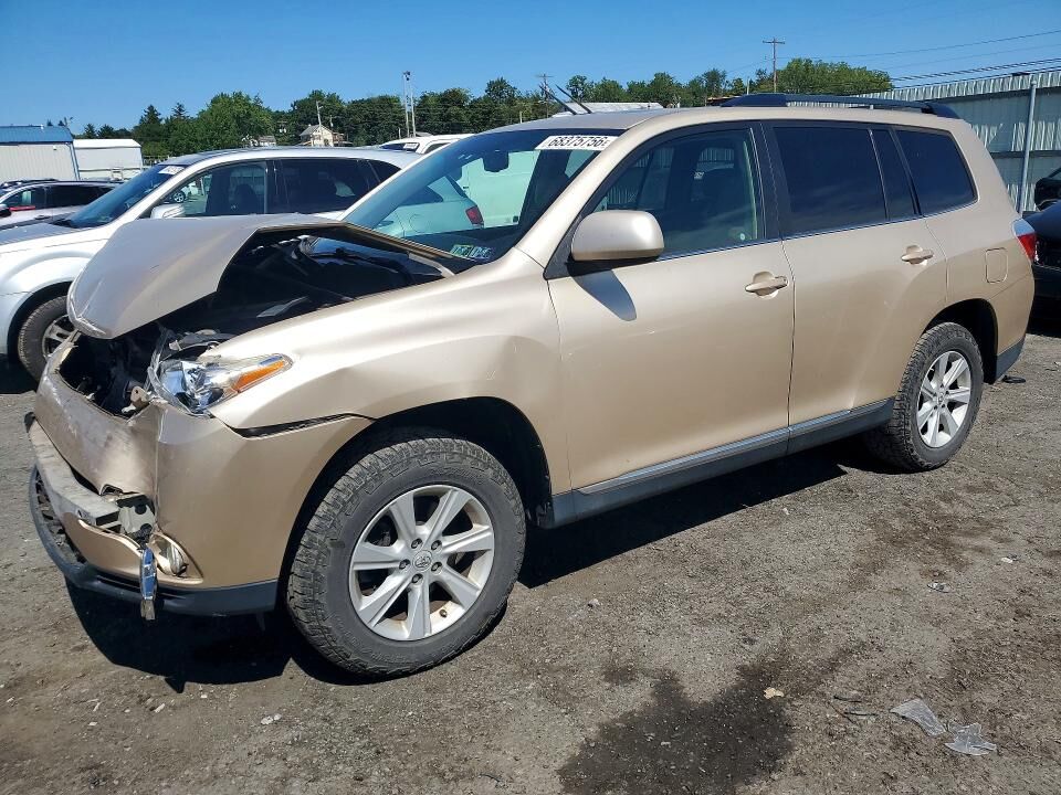 2013 TOYOTA Highlander