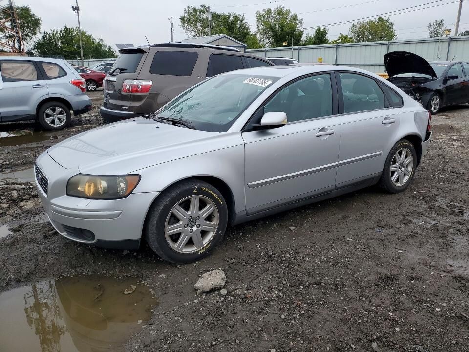 2005 VOLVO S40