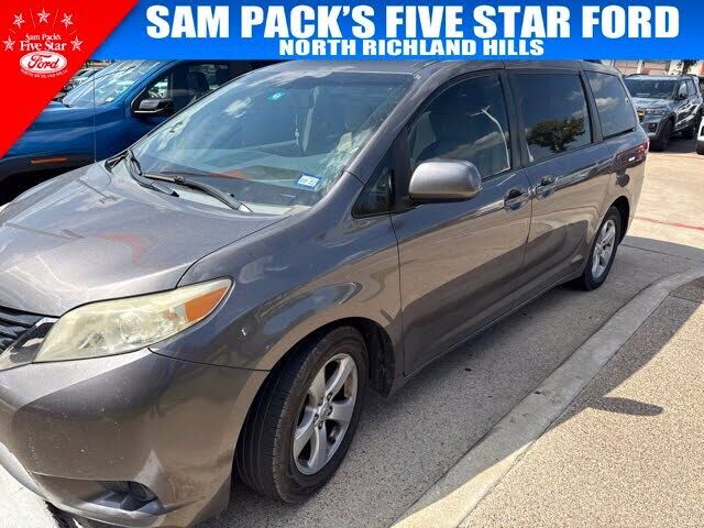2012 TOYOTA Sienna