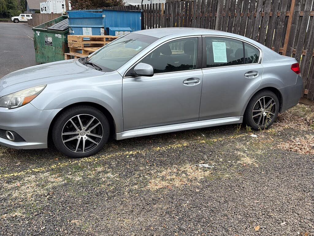 2013 SUBARU Legacy