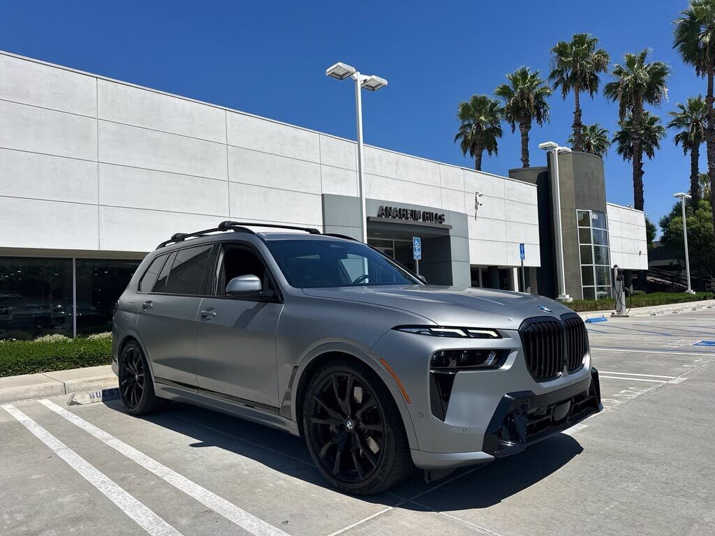 2023 BMW X7