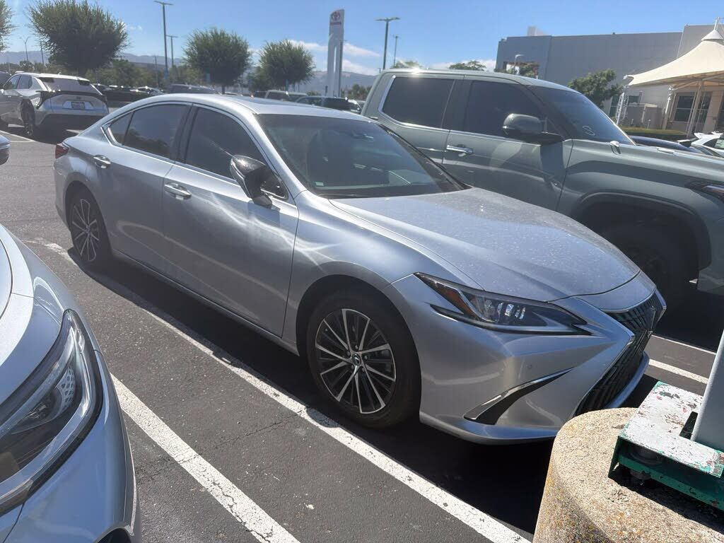 2024 LEXUS ES