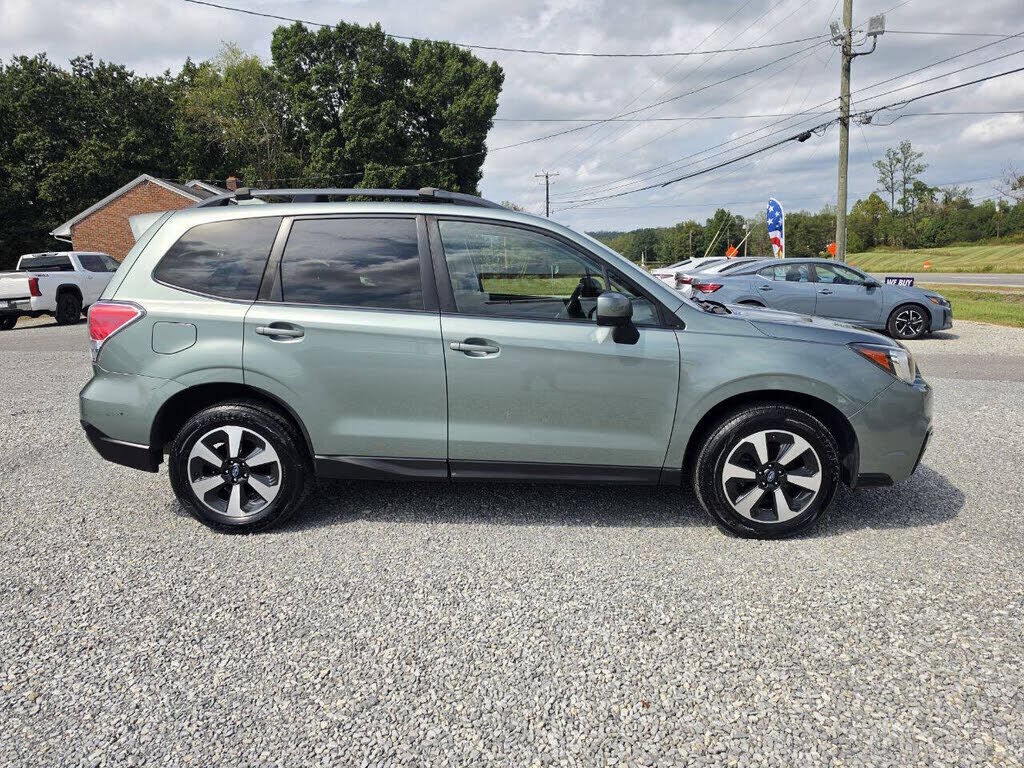 2017 SUBARU Forester