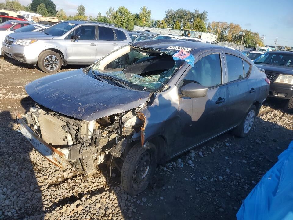 2017 NISSAN Versa