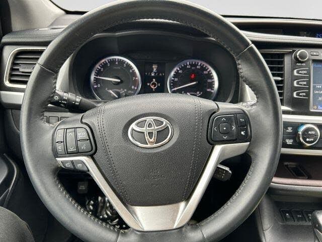 2016 TOYOTA Highlander