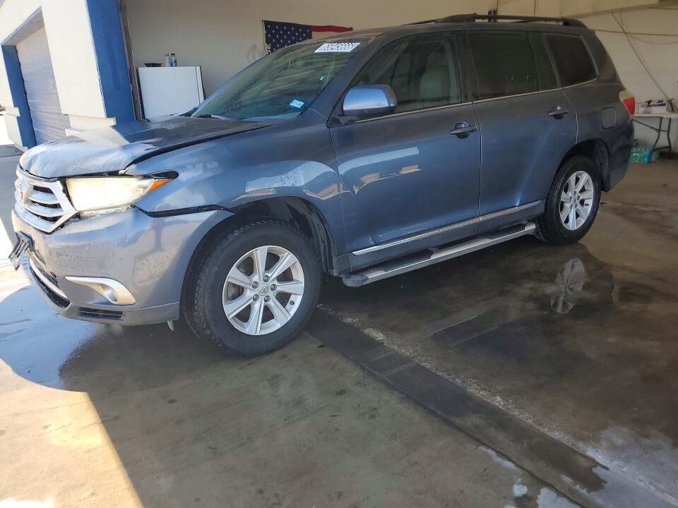 2012 TOYOTA Highlander
