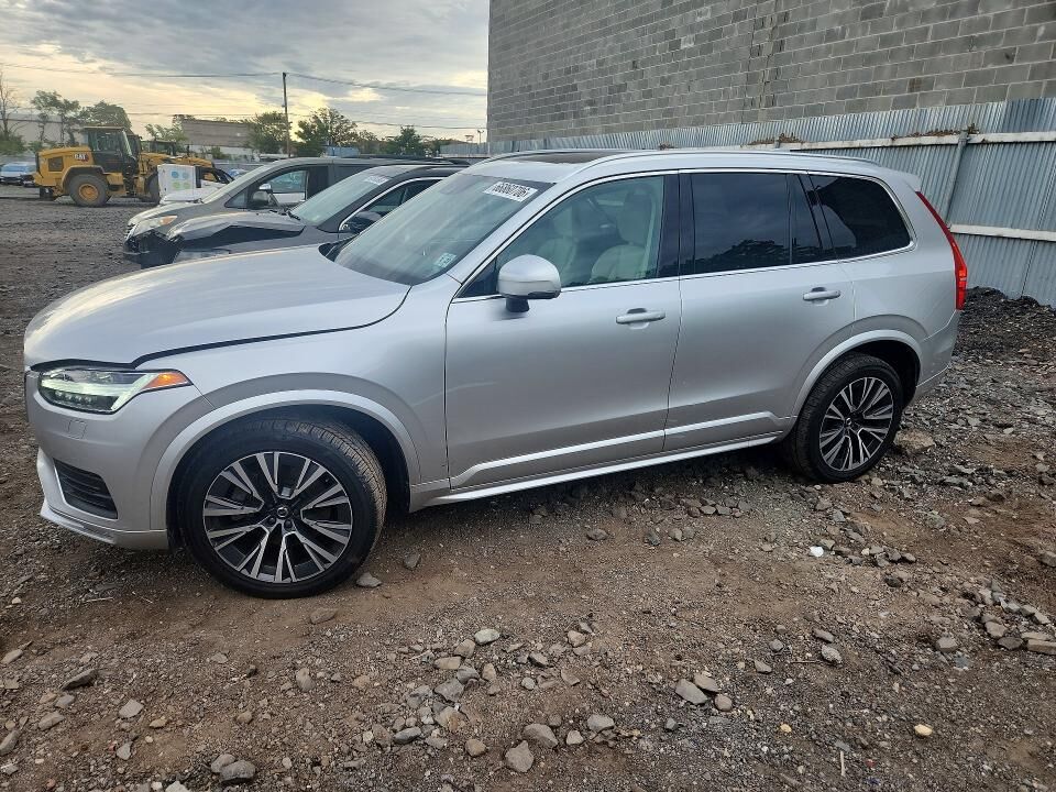 2022 VOLVO XC90