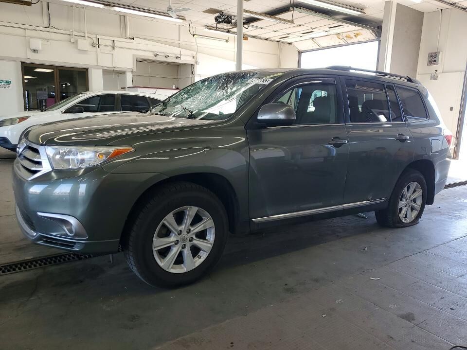 2013 TOYOTA Highlander