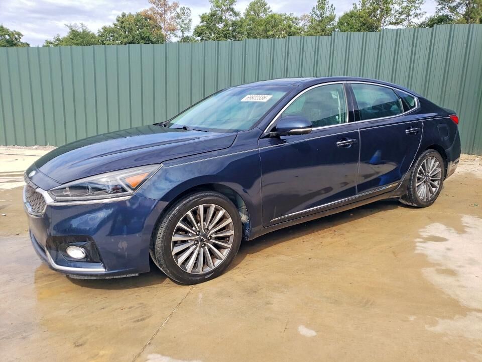 2017 KIA Cadenza
