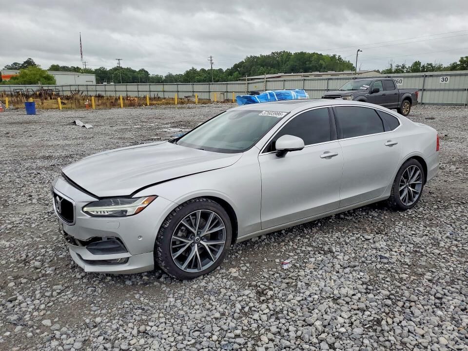 2018 VOLVO S90