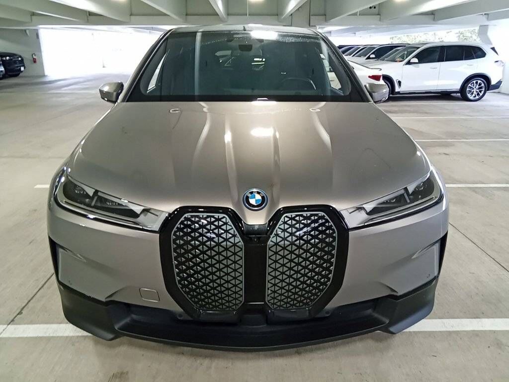 2024 BMW iX
