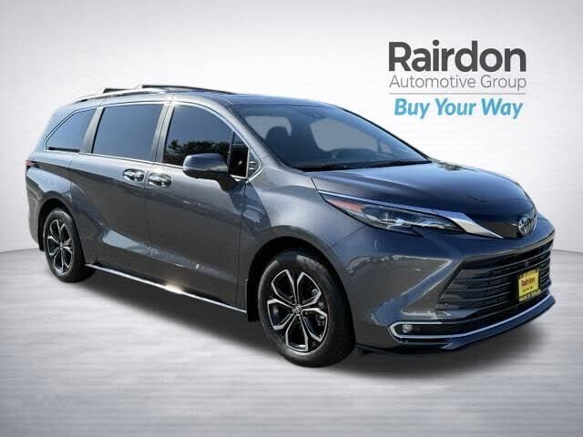 2025 TOYOTA Sienna