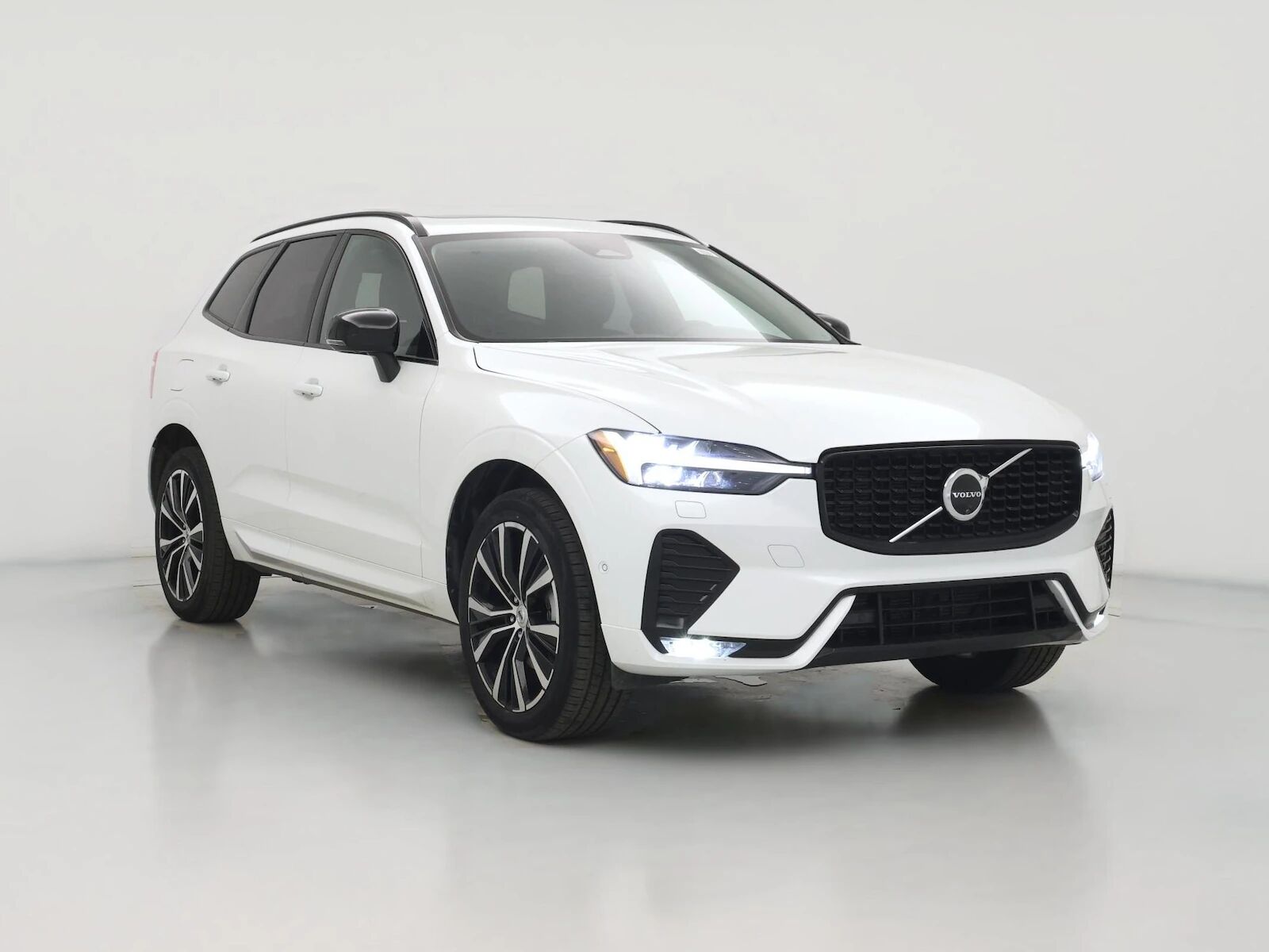 2025 VOLVO XC60