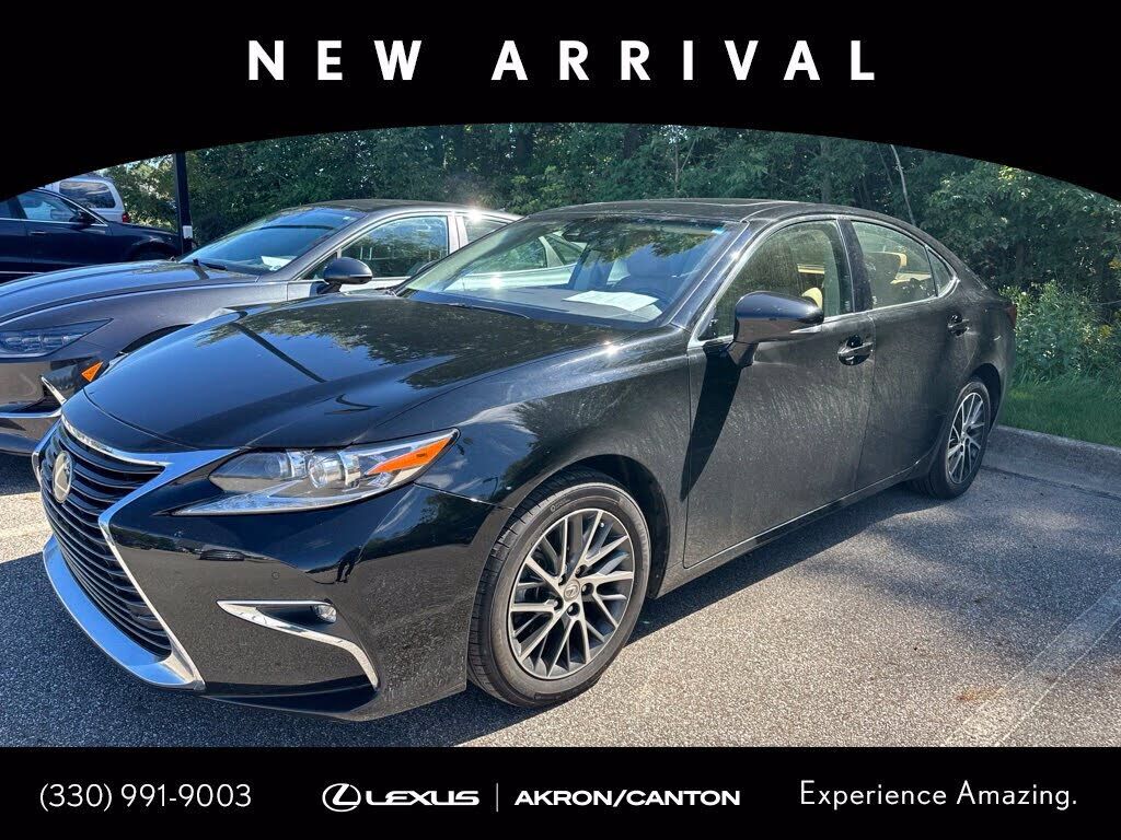 2016 LEXUS ES
