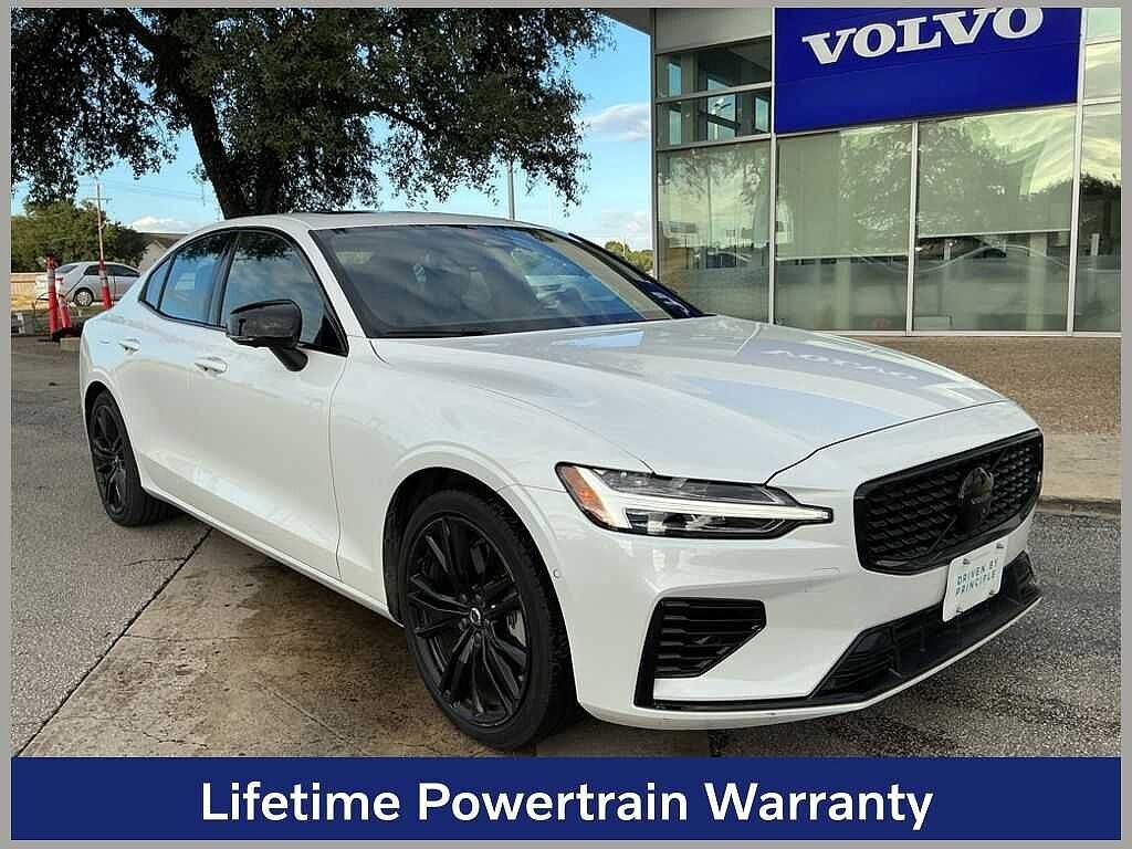 2025 VOLVO S60