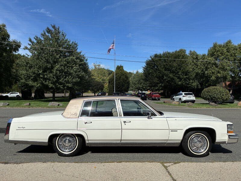 1981 CADILLAC Fleetwood