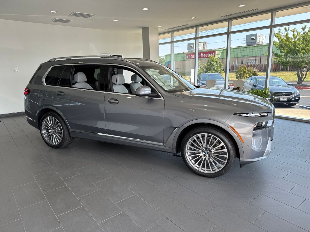 2027 BMW X7
