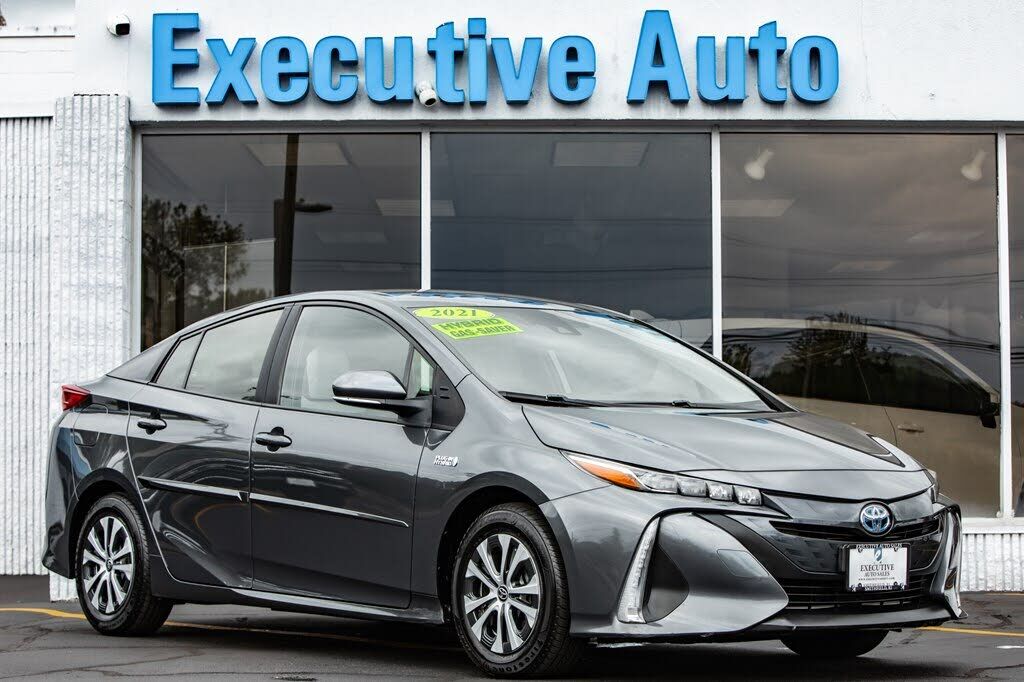 2021 TOYOTA Prius