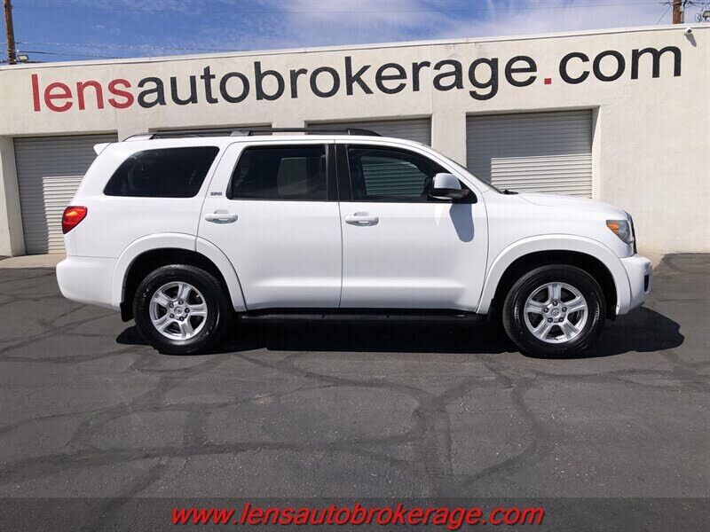 2016 TOYOTA Sequoia