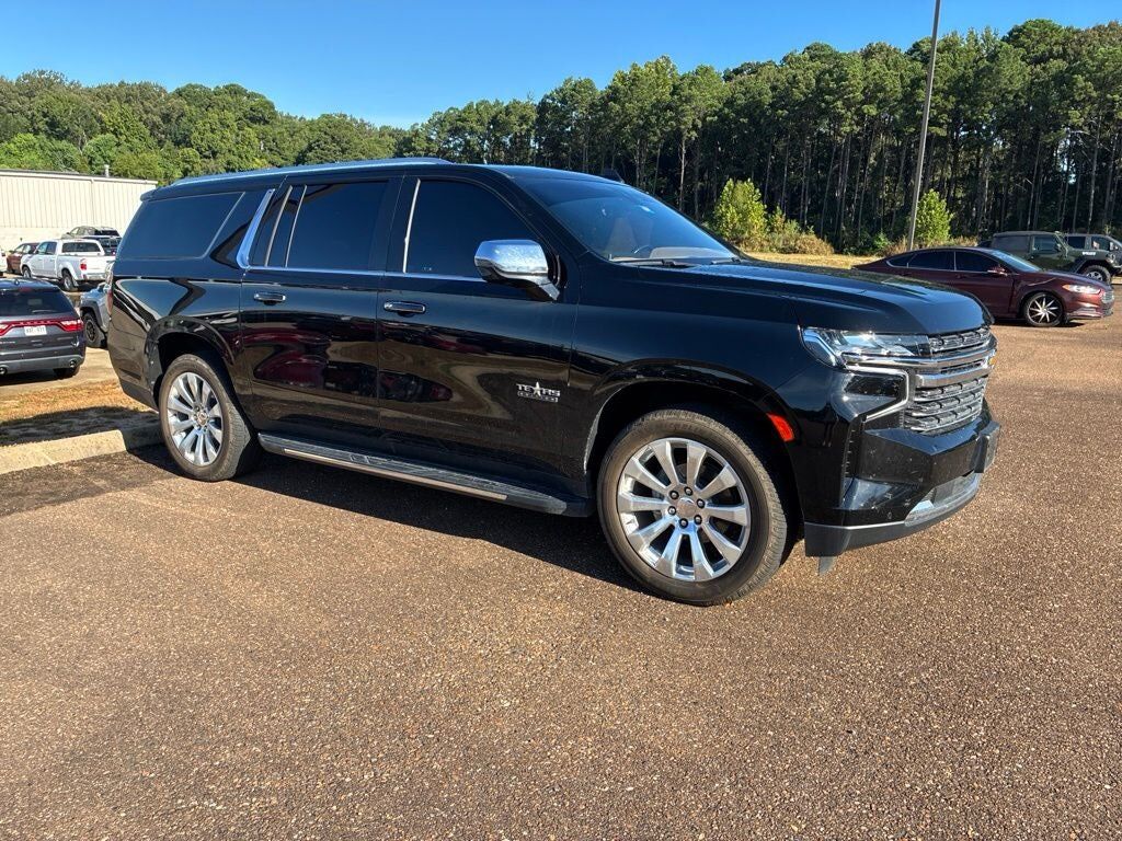 2023 CHEVROLET Suburban
