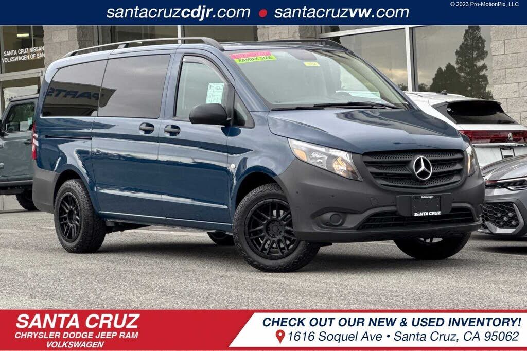 2019 MERCEDES-BENZ METRIS