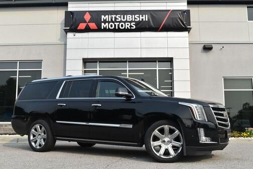 2017 CADILLAC Escalade ESV