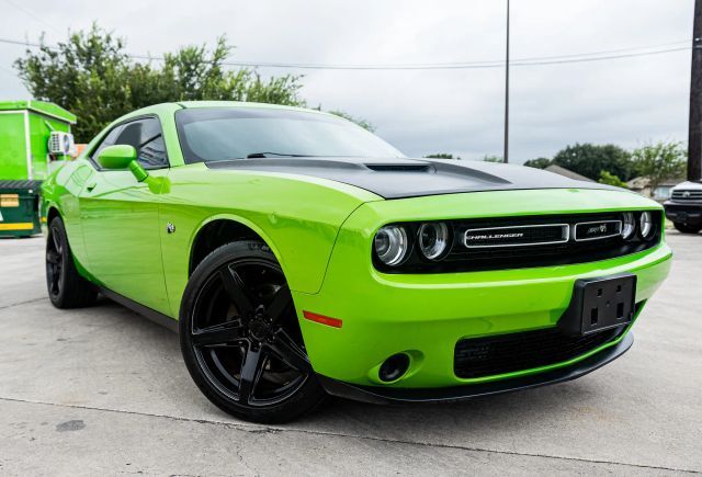 2017 DODGE Challenger