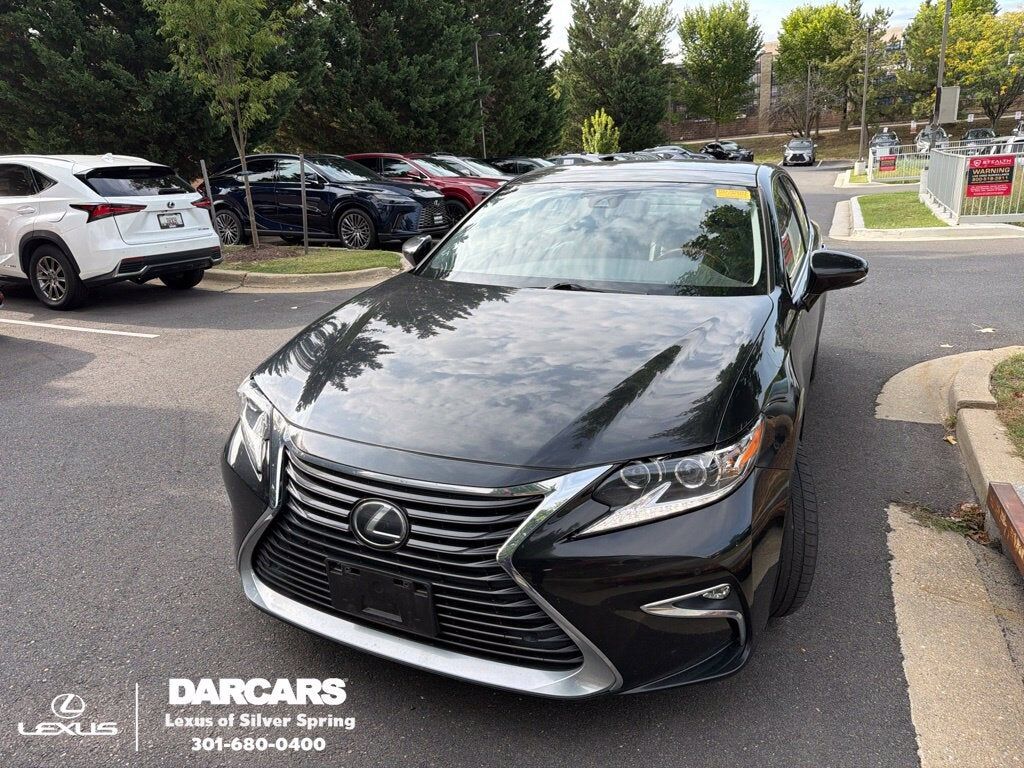 2018 LEXUS ES