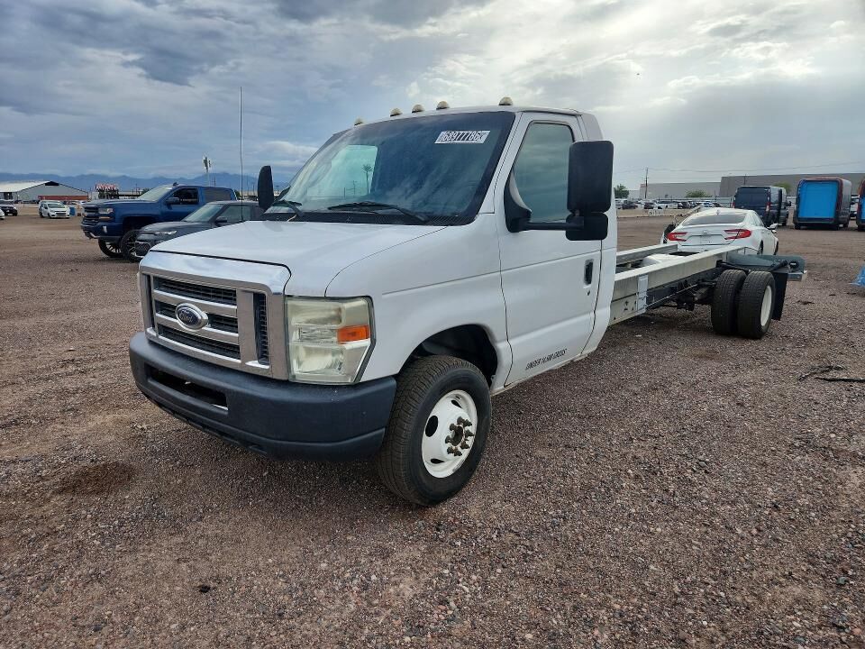2011 FORD E-450