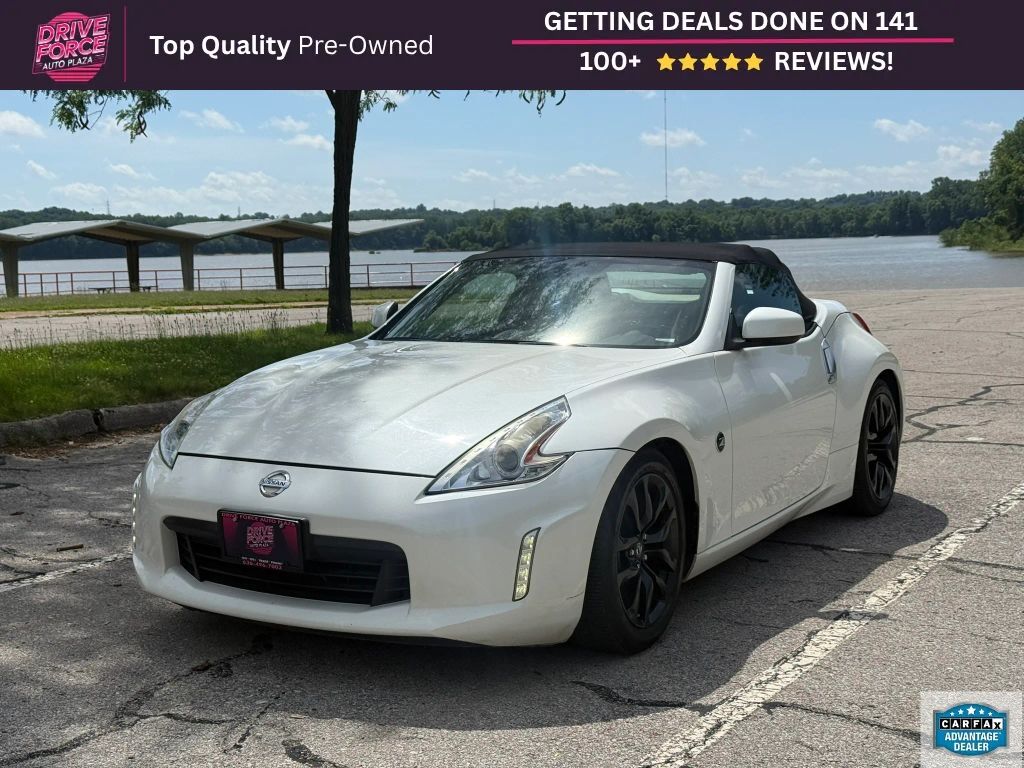 2017 NISSAN 370Z