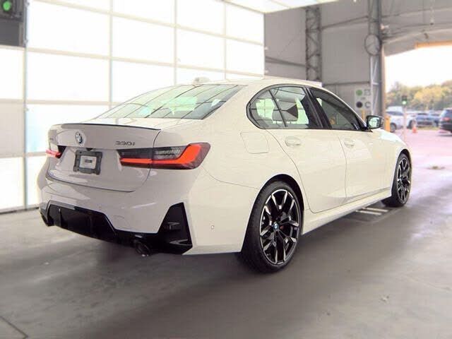 2026 BMW 330i