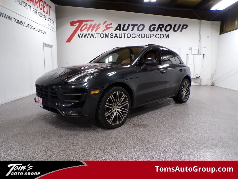 2017 PORSCHE Macan