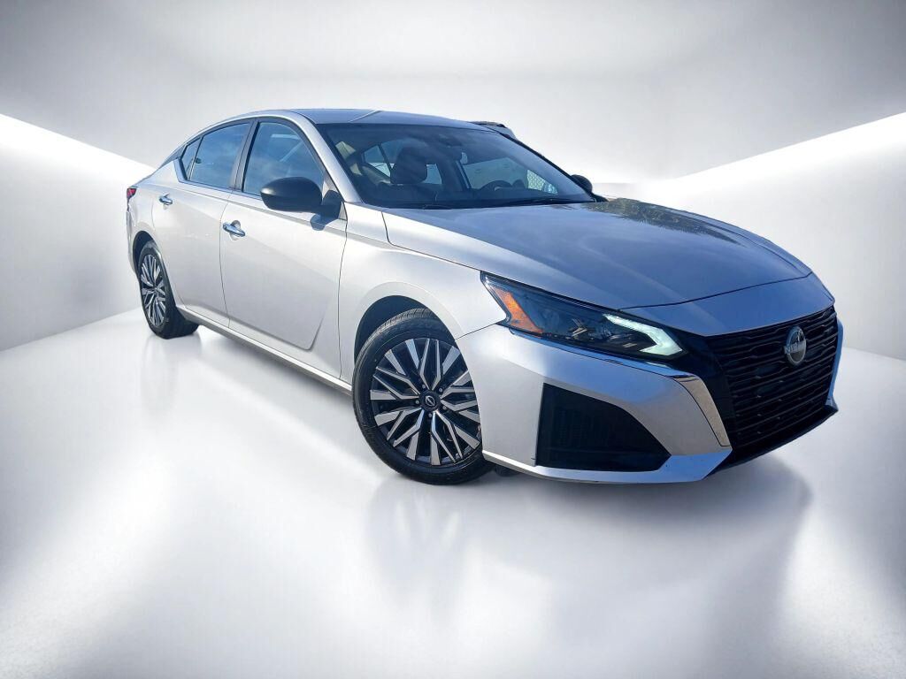 2024 NISSAN Altima