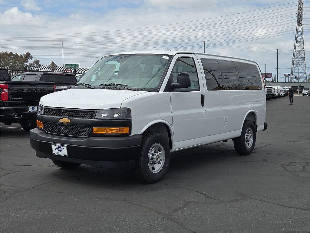 2026 CHEVROLET Express