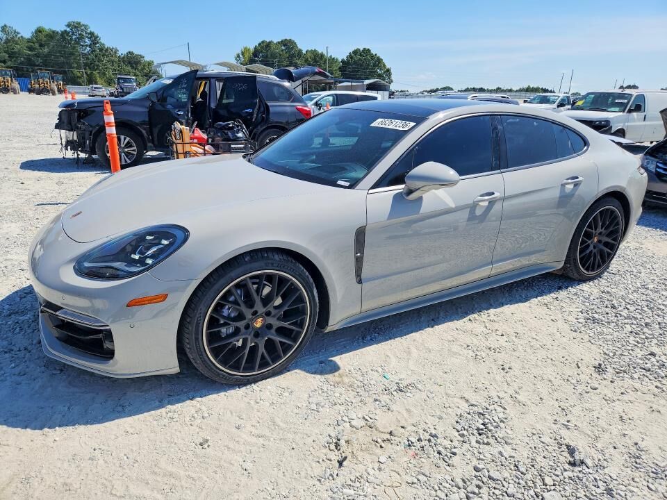 2022 PORSCHE Panamera