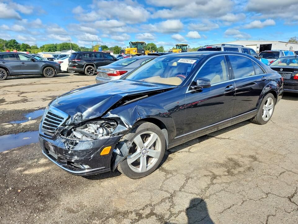 2011 MERCEDES-BENZ S-Class