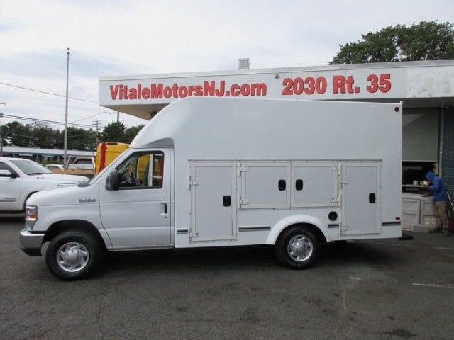 2017 FORD E-350